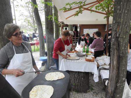 Pohod po novozgrajenih pločnikih 28